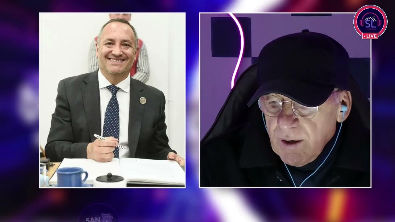El rector Marcelo Sosa durante la entrevista, anunciando obras clave para la UNViMe y convocando a la marcha universitaria.