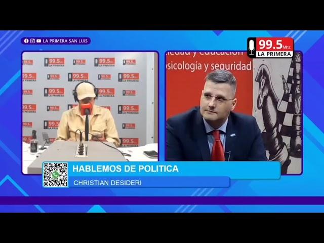 El periodista Alberto Trombetta durante la entrevista política con el analista Cristian Desideri.