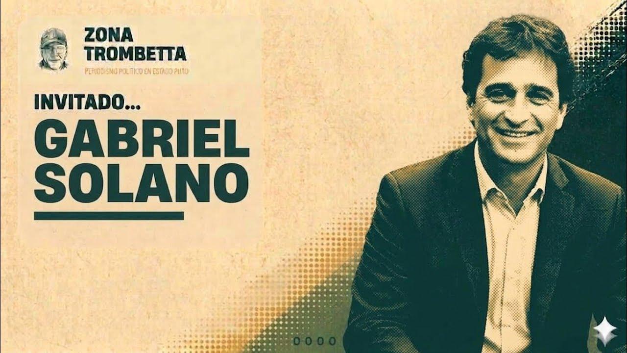 Gabriel Solano brindando una entrevista política de actualidad para el programa Zona Trombetta.
